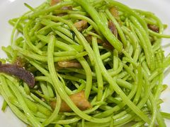 泥蒿炒腊味-董厨煨汤馆(车站路店)