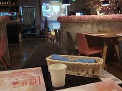 -樱花里音乐餐吧·牛扒椰子鸡(东圃店)