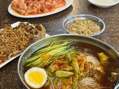 -韩风烤牛肉冷面店
