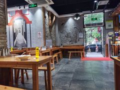 大堂-弄堂咪道-饭香·面香·馄饨香(兴梅店)
