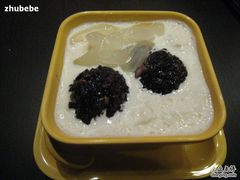 海底椰白雪黑糯米-满记甜品(日月光二店)