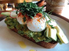 牛油果温泉蛋吐司-O'mills Sourdough Bakery&Bistro(永嘉路店)