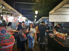 -席娜卡琳火车铁道夜市