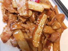 杏鲍菇炒猪爽肉-百翠山居.家飨餐厅