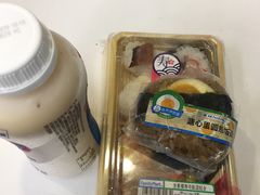 -全家便利店(上海南站站店)