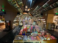 -钟书阁(珍园店)