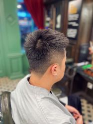 -海文先生国潮烫染男士理发馆