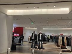 -URBAN REVIVO(上海中庚漫游城店)