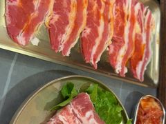 -围炉肉舍•炭烤活鳗•丹东海鲜烤肉(步行街店)