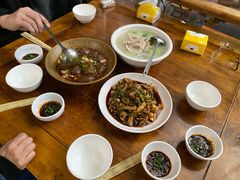 -茅屋大酒店