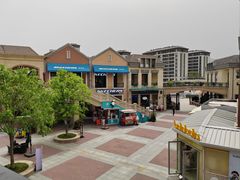 -王府井奥莱临潼小镇(临潼店)