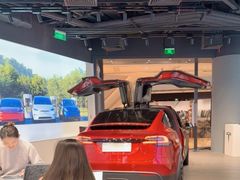 -TESLA 特斯拉(上海太古汇体验店)