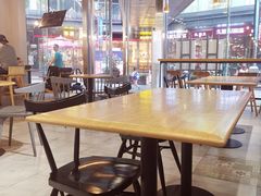 大堂-HELLO 27 意面·沙拉·帕尼尼