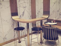 休息区-极拉图·现制冰淇淋(大卫城店)