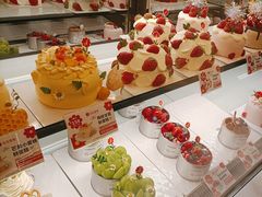 -花花卷卷·鲜食蛋糕(泉屋店)