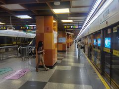 -南京西路(地铁站)