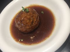 鸭蛋黄狮子头-梅飞酒家(桑园路店)