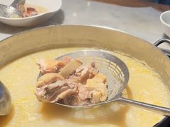 -尚尚仙·酸汤猪手·猪肚鸡火锅(华联万柳购物中心店)