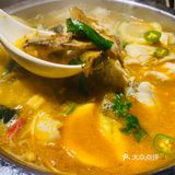 临时决定去的店,一进门看见店内的装修,脚步开始沉重