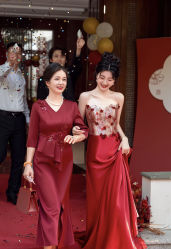 -莫小姐婚纱