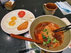 三文治配单面煎蛋伴薯饼-色香味(澳门巴黎人店)