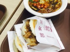 -魏家凉皮(万辉店)