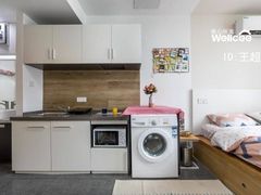 -魔方公寓(大宁国际店)