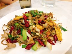 五朵金花-花楸树下(观水路店)