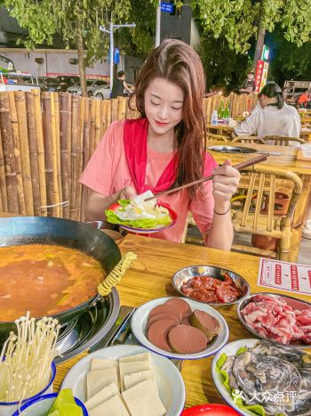 地摊火锅闪现长安纯手工现炒锅底太香啦️