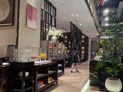 -广州万富希尔顿酒店·感趣自助餐厅·金秋蟹宴生蚝海鲜刺身