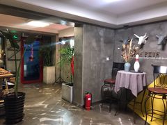 -HIGH FIVE哈福手工汉堡(桂林路店)