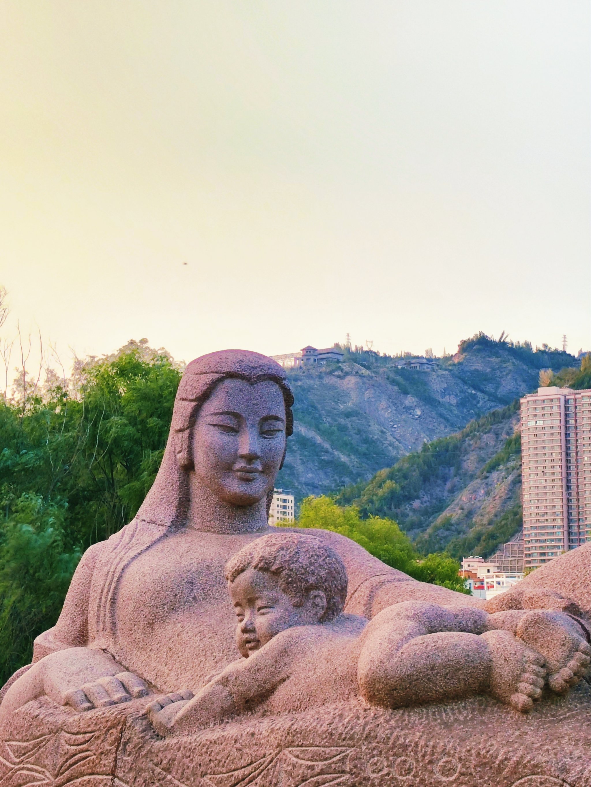 青铜峡黄河女神像是谁图片