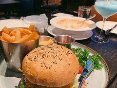 蘑菇味狠浓牛肉汉堡-bluefrog蓝蛙(水游城店)