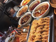 -爆炸头阿姨小四川正宗川味小吃(无任何分店)