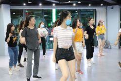 -STAR舞蹈工作室