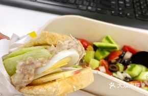 Apple Tuna Salad Sandwich