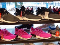 -伯肯黑德角名品折扣购物中心