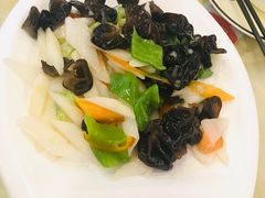 -鹤乡东北菜(崮山路店)