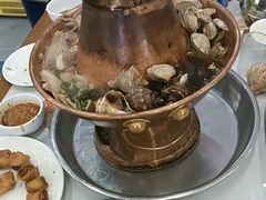 -一口猪海鲜浑锅·东北家常菜