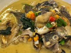 砂锅鱼头-饭桌故事·血鸭湘(荣宝华店)