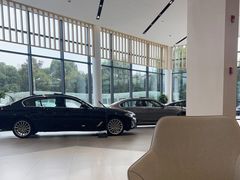 -上海宝宁宝马4S店