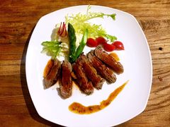 煎牛扒鲜菌少司-威克特披萨汉堡