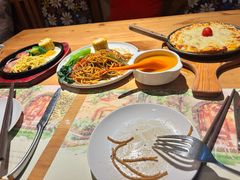 -月亮眼花园餐厅书吧酒吧