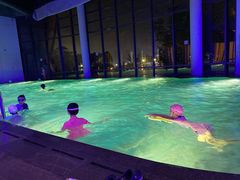 -上海滴水湖皇冠假日酒店