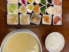 -香麒园·过桥米线·南湖雅宴