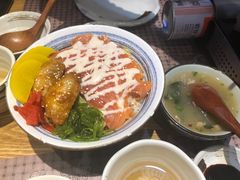 烟熏三文鱼鸡翅饭-林妈妈村·日式料理(宝山万达店)