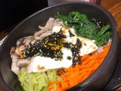 传统石锅拌饭-·缸桶屋·韩式牛肋条自助烤肉(西湖D11店)