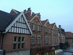 -钟书阁(松江泰晤士小镇店)