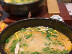 -银米·云南传统过桥米线(双廊黑金冠店)