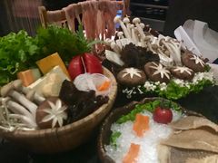 -湊湊火锅·茶憩(新中关购物中心店)